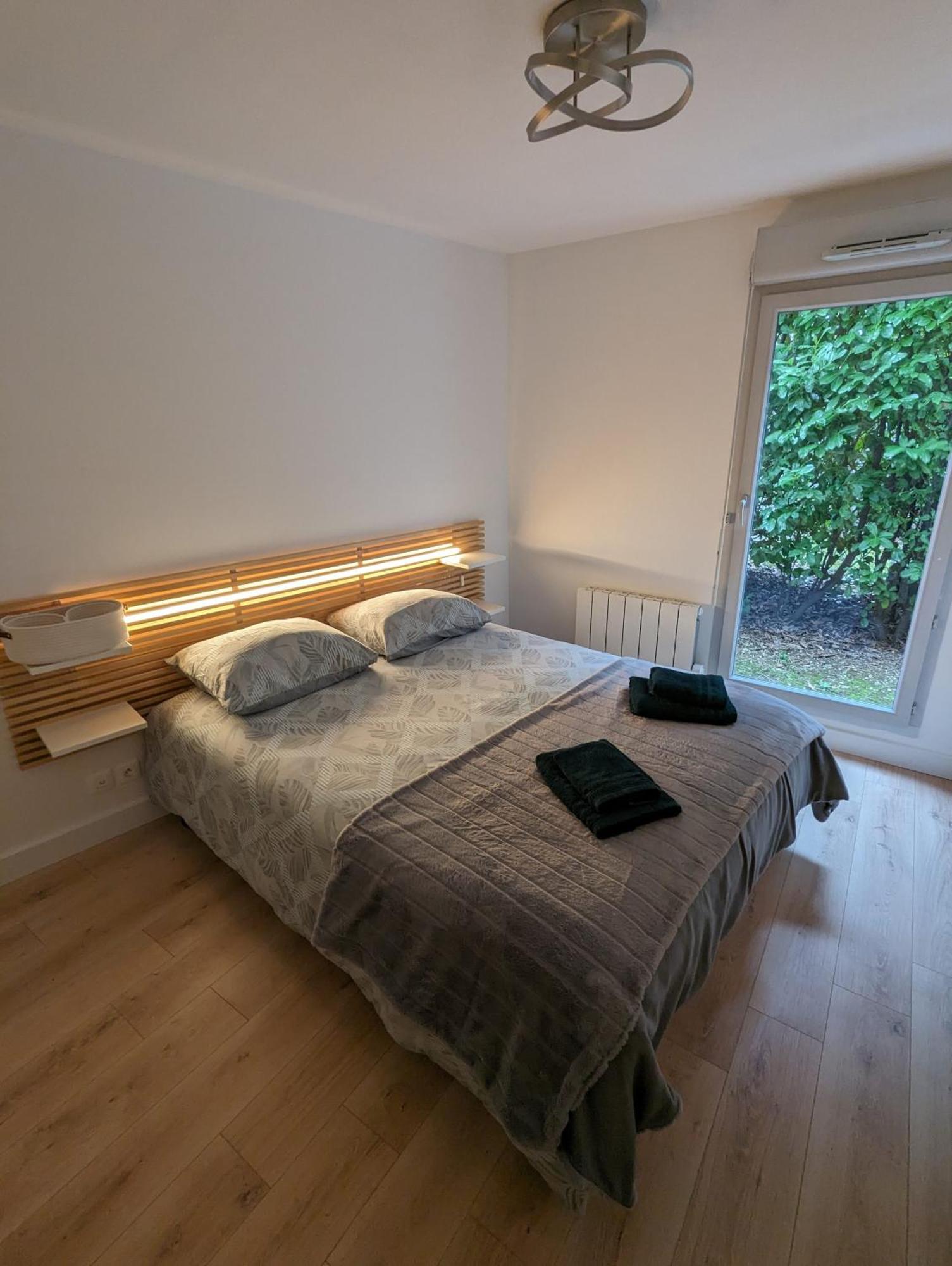 Comfort And Tranquility Near Lyon And Groupama Stadium, 4 Personnes Meyzieu Eksteriør bilde