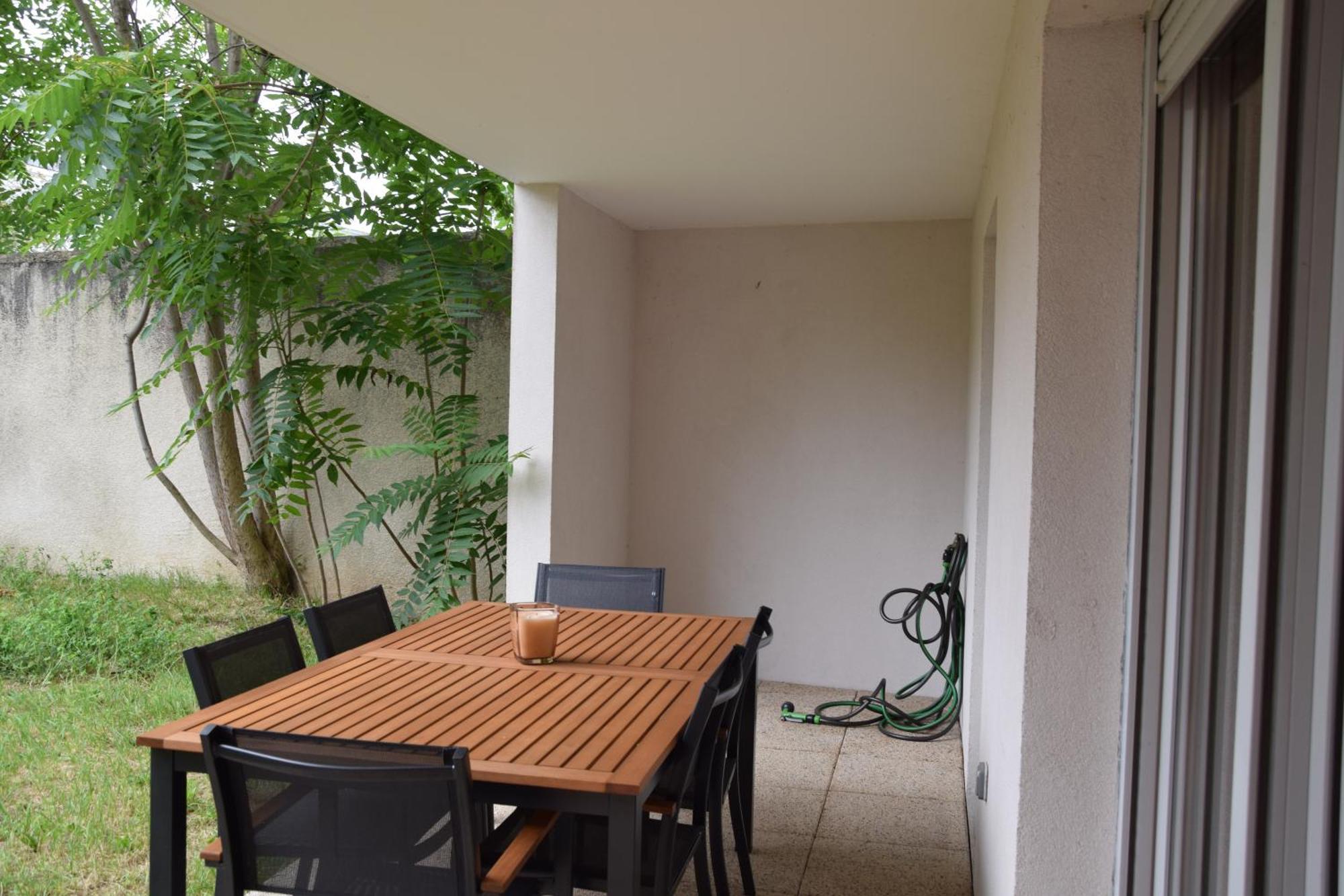 Comfort And Tranquility Near Lyon And Groupama Stadium, 4 Personnes Meyzieu Eksteriør bilde