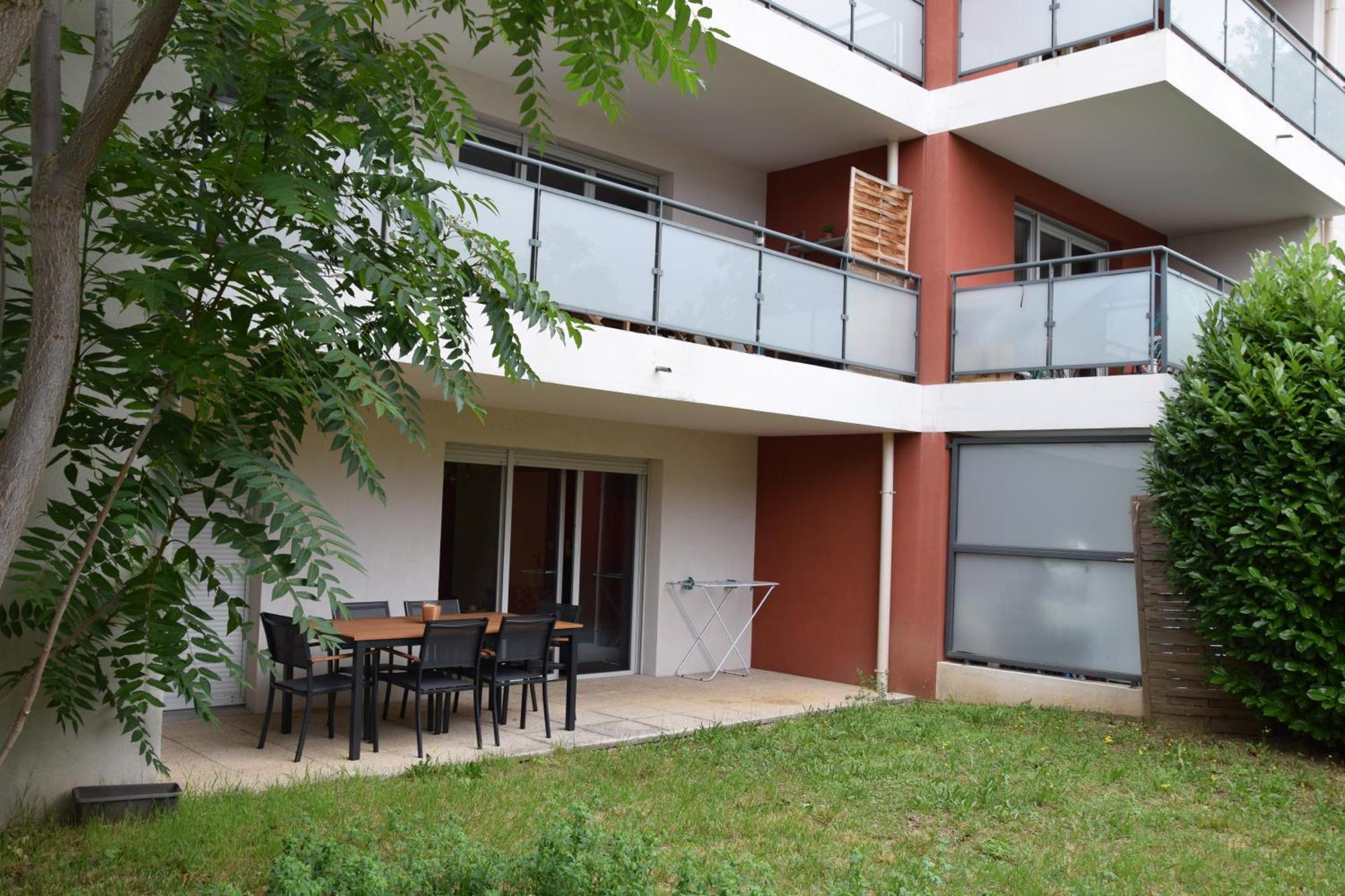 Comfort And Tranquility Near Lyon And Groupama Stadium, 4 Personnes Meyzieu Eksteriør bilde